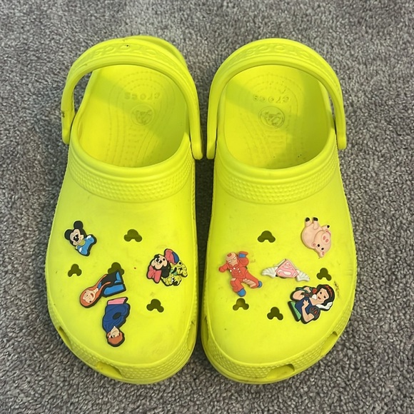 Disney theme crocs, side 9 WMNS 7 MNS, Yellow, 8 disney jibbitz - Picture 3 of 4